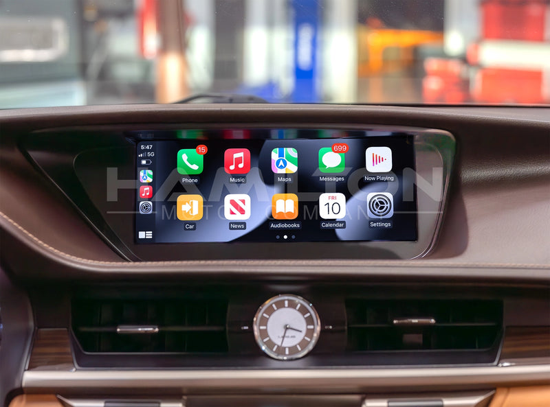 2015-2018 Lexus ES Apple CarPlay inside vehicle 